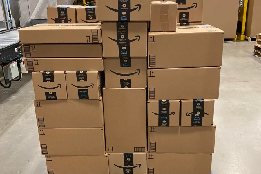 Palletizing and Stacking: Best Practices for Maximizing Storage Space