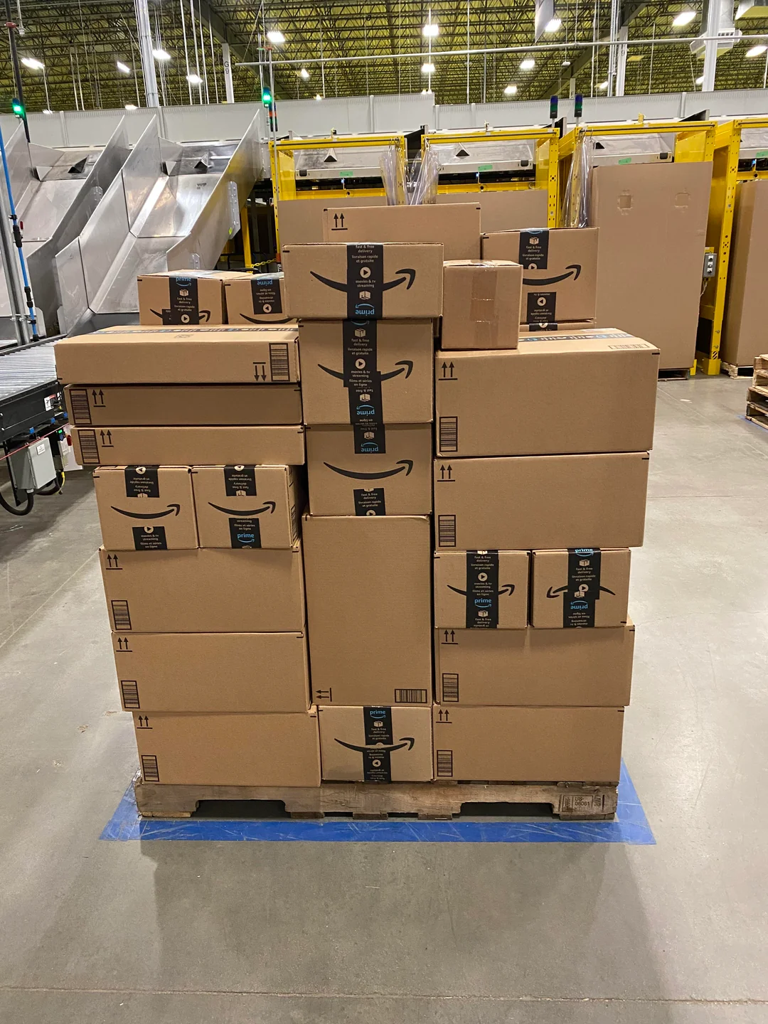 Palletizing and Stacking: Best Practices for Maximizing Storage Space